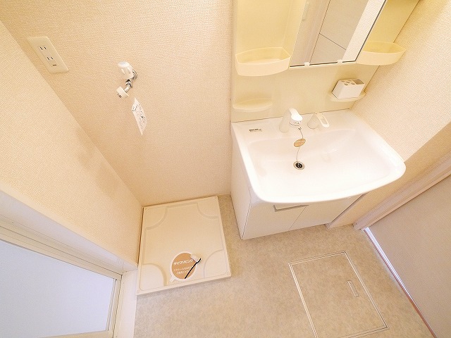 洗面設備　脱衣スペースもあります