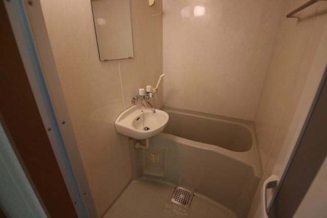 バス・シャワールーム　※別室の参考写真の為、現況優先です。