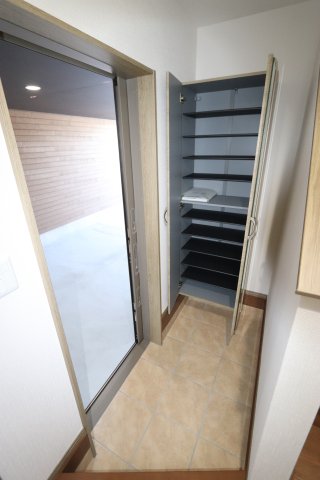 玄関　※写真はイメージになります。