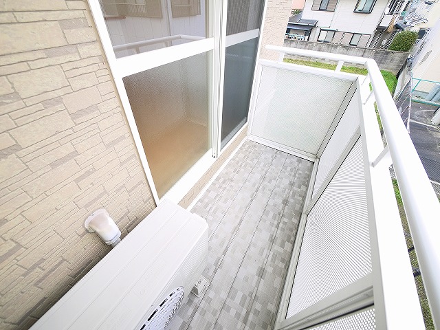 バルコニー　陽当たり良好なバルコニーです