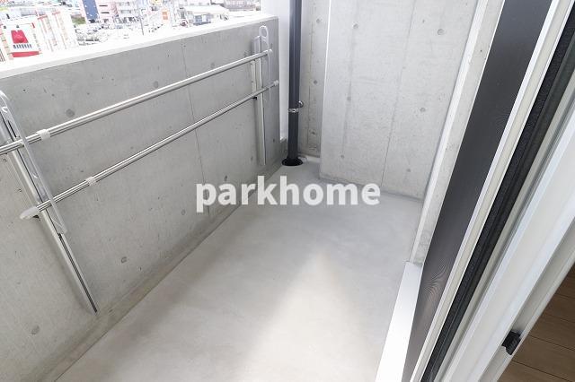 バルコニー　外からの目が気にならないバルコニーで洗濯物が干せます