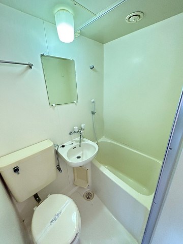 バス・シャワールーム　日々の疲れを癒すお風呂付です