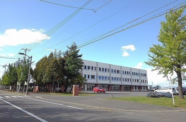 小学校　岩見沢市立第一小学校（小学校）まで210m