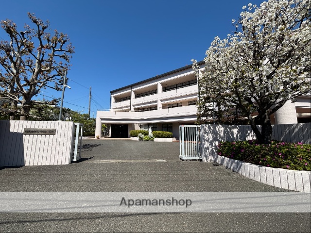 小学校　湘南白百合学園小学校（小学校）まで230m