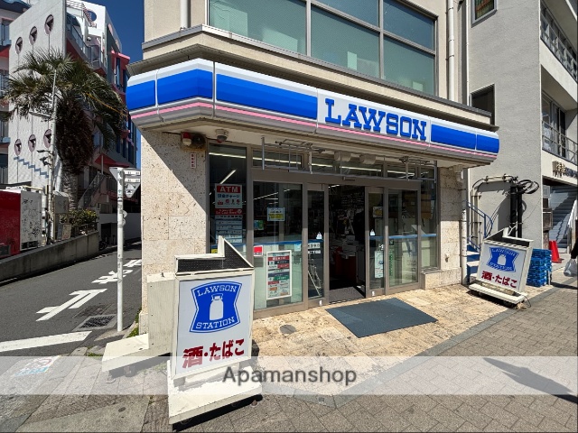 コンビニ　ローソン　片瀬海岸二丁目店（コンビニ）まで700m