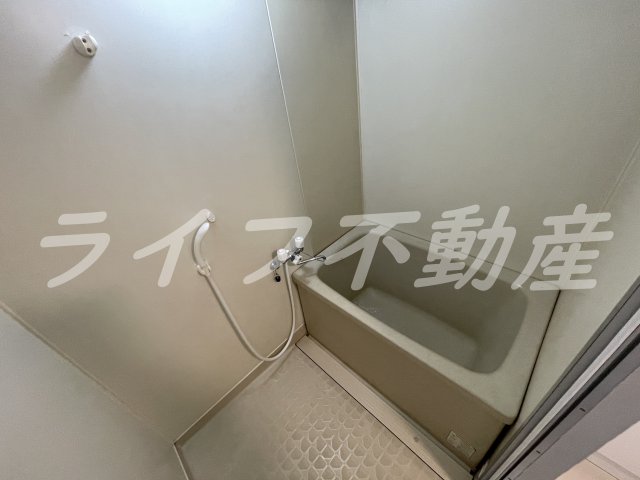 バス・シャワールーム　落ち着いた空間のお風呂です