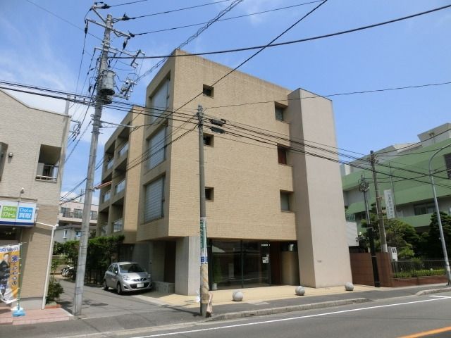 建物外観　オートロック付き鉄筋コン造マンション
