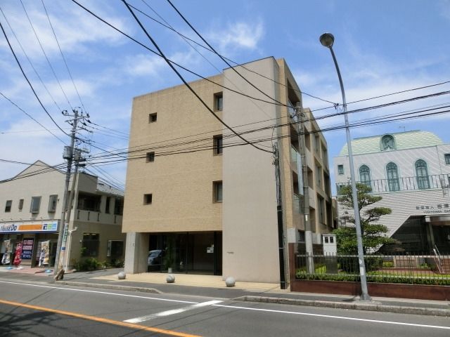 建物外観　オートロック付き鉄筋コン造マンション