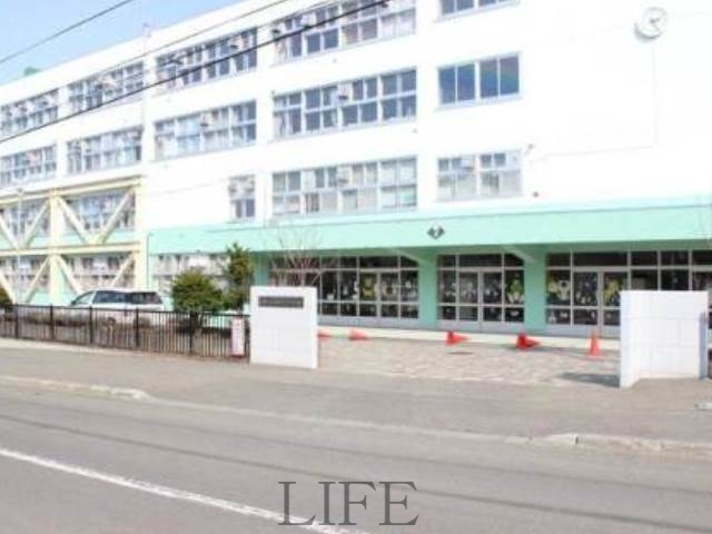 中学校　札幌市立澄川中学校（中学校）まで909m