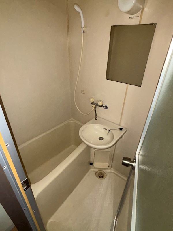 バス・シャワールーム　バス・トイレ別です