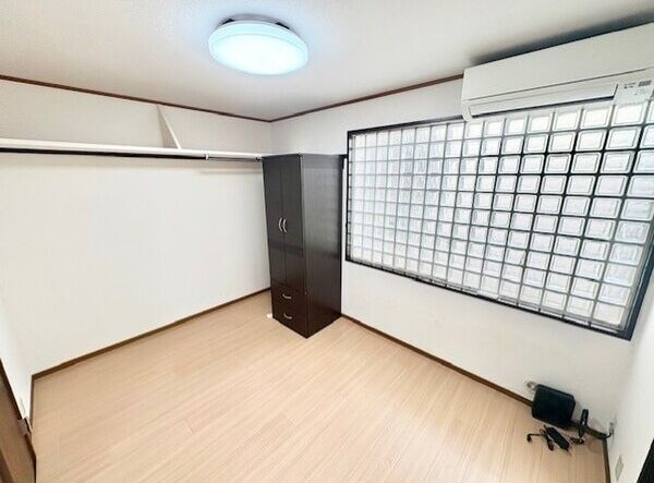 居室・リビング　この写真は同マンションの他のお部屋のものです