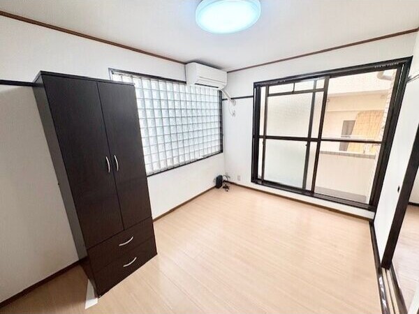 その他部屋・スペース　この写真は同マンションの他のお部屋のものです