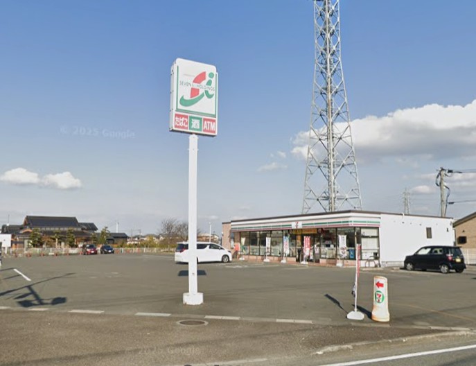 コンビニ　セブンイレブン八代古閑浜店（コンビニ）まで739m