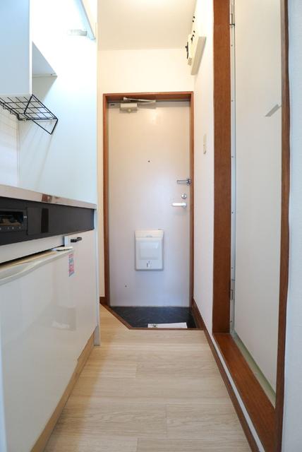 玄関　玄関　※同物件・同仕様画像