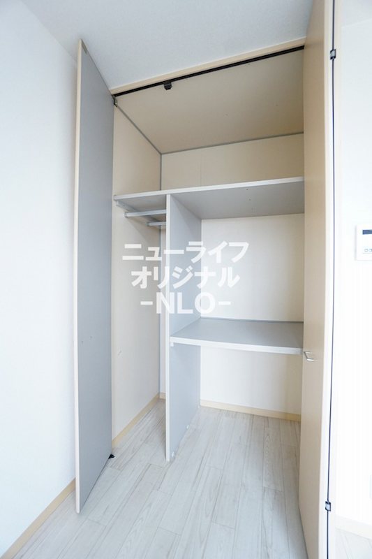 収納　丈の長いお洋服も掛けて収納できます☆
