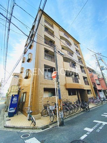 建物外観　鉄骨造６階建て