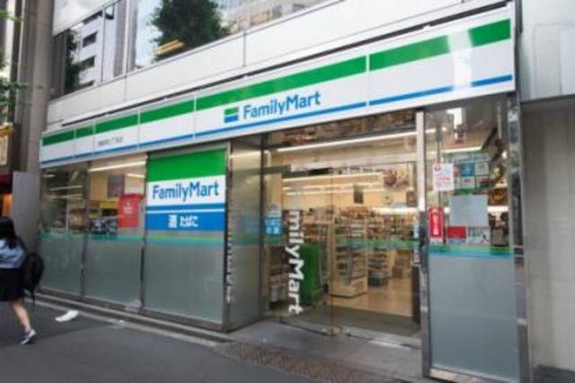 コンビニ　ファミリーマート新宿七丁目店（コンビニ）まで415m