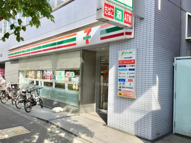 コンビニ　セブンイレブン新宿余丁町店（コンビニ）まで689m