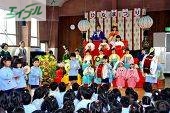 小学校　玉野市立八浜小学校（小学校）まで576m