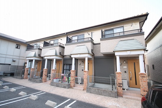建物外観　Ｆ（フラワー）棟