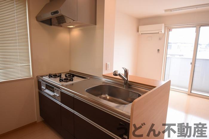 キッチン　うどん県のお部屋探しはうどん不動産へ うどんちゃんとLINE