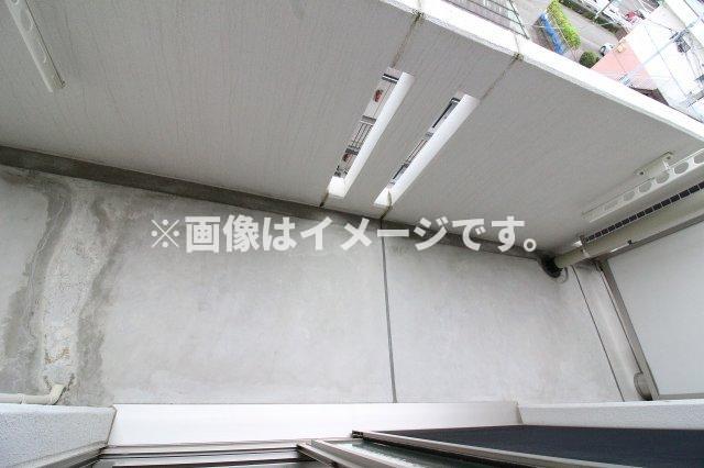 バルコニー　バルコニーからの眺めを楽しみながら食事をしませんか