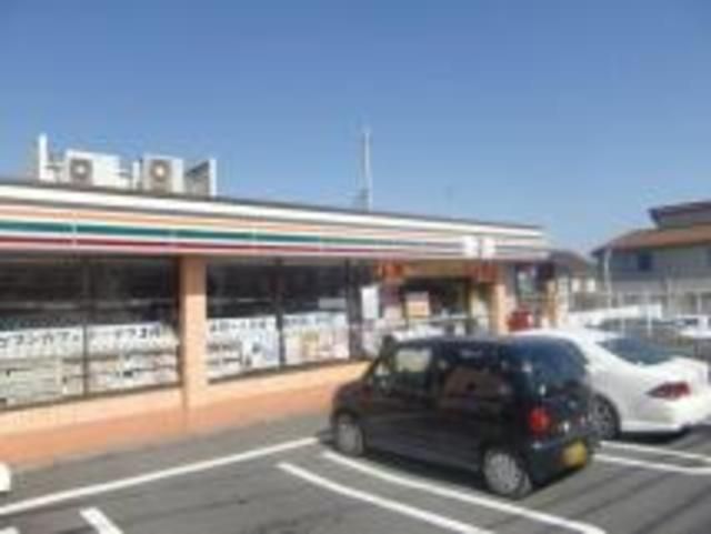 コンビニ　セブンイレブン八王子絹ケ丘1丁目店（コンビニ）まで359m