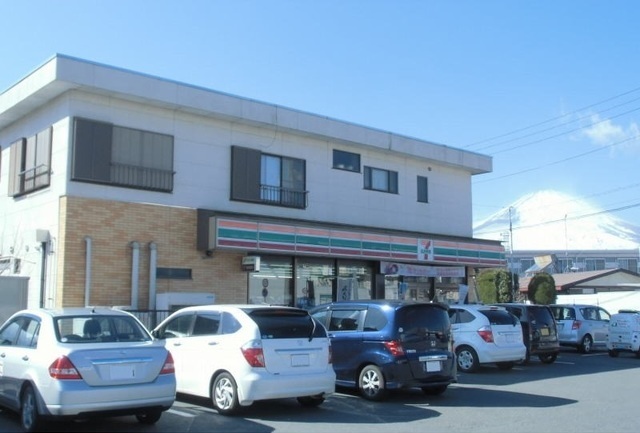 コンビニ　セブンイレブン御殿場向原店（コンビニ）まで400m