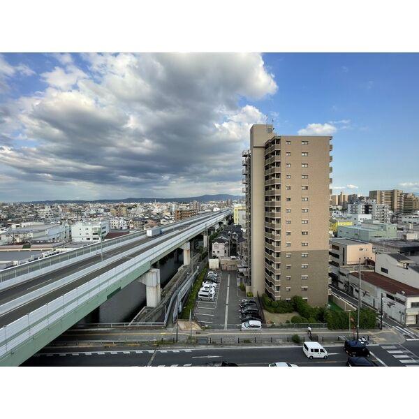 バルコニー　お洗濯にも便利なバルコニー付き