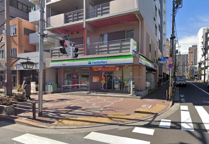 コンビニ　ファミリーマート（コンビニ）まで60m