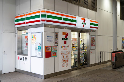 コンビニ　セブン-イレブン 京急ＳＴ雑色店（コンビニ）まで400m