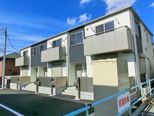 建物外観　設備充実の築浅物件　南西向きで日当り良好です