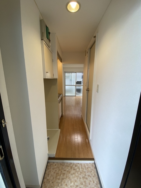 玄関　※同間取り別号室参考写真