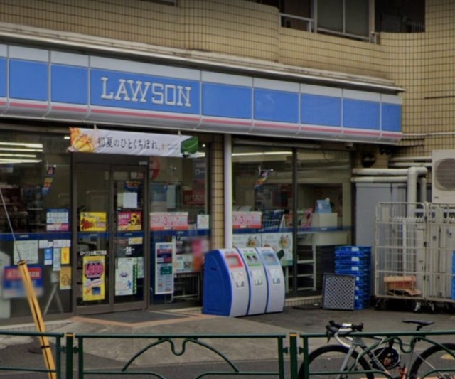 コンビニ　ローソン上馬二丁目店（コンビニ）まで473m