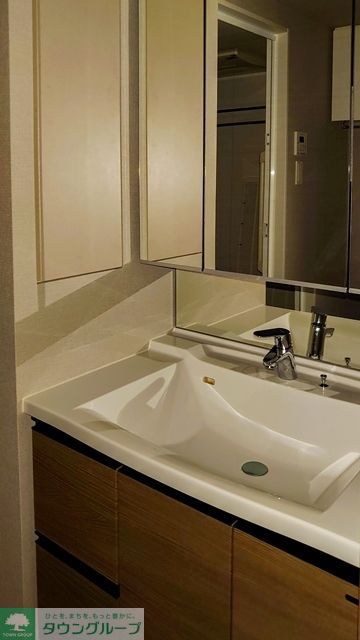 洗面設備　※写真は同タイプ住戸です。