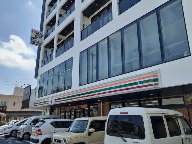 コンビニ　セブンイレブン那覇天久１丁目店（コンビニ）まで650m