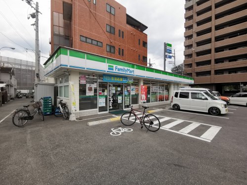 コンビニ　ファミリーマート 富田林若松町店（コンビニ）まで308m