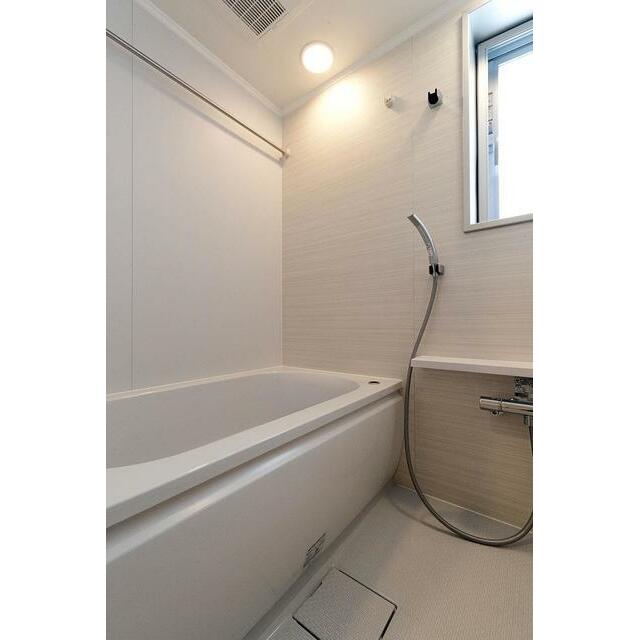 バス・シャワールーム　※写真は同タイプ住戸です。