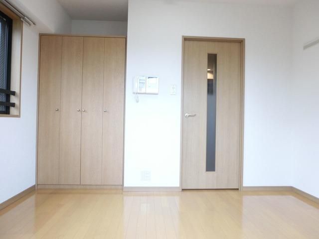 居室・リビング　洋室６．１帖フローリングのお部屋です
