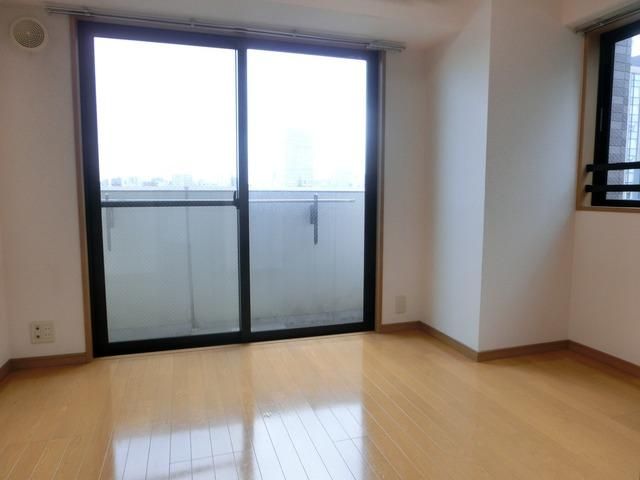 その他部屋・スペース　２面採光の明るいお部屋です