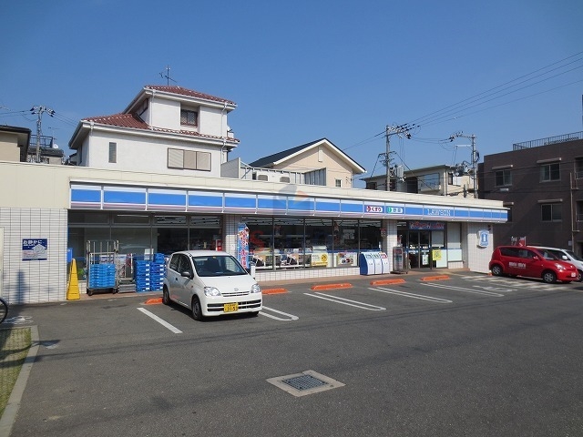 コンビニ　ローソン桜塚店（コンビニ）まで284m