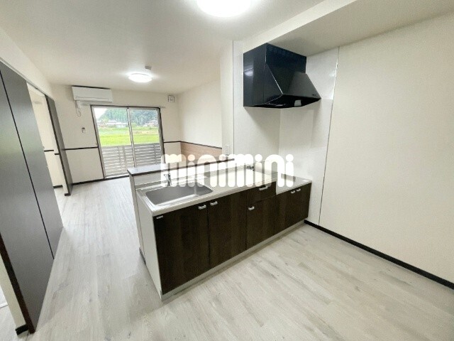 キッチン　※同型モデルの写真です