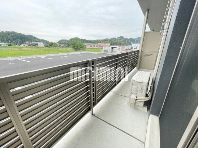 バルコニー　※同型モデルの写真です
