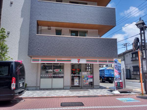 コンビニ　セブンイレブン大森本町二丁目店（コンビニ）まで1m