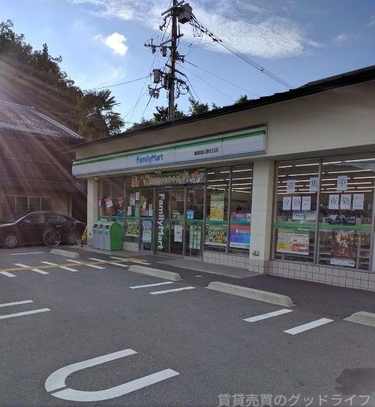 コンビニ　ファミリーマート嵯峨嵐山駅北口店（コンビニ）まで0m