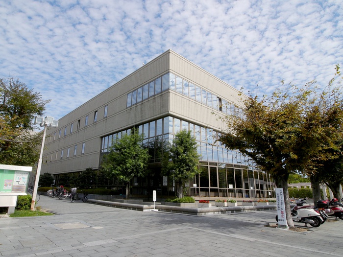 図書館　箕面市立中央図書館（図書館）まで419m