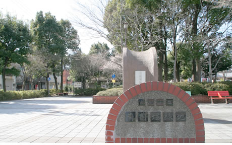 公園　南前堀緑地（公園）まで375m