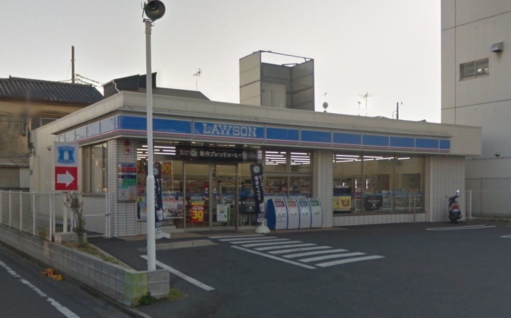 コンビニ　ローソン 足立神明南店（コンビニ）まで768m