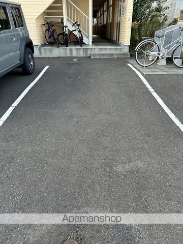 駐車場　駐車場
