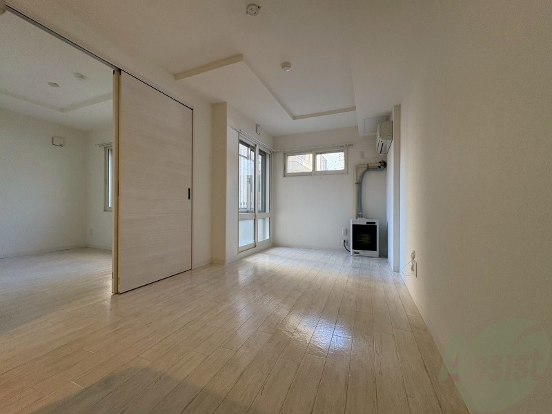 居室・リビング　広くてキレイなお部屋が広がっていて、充実した生活が送れそう。